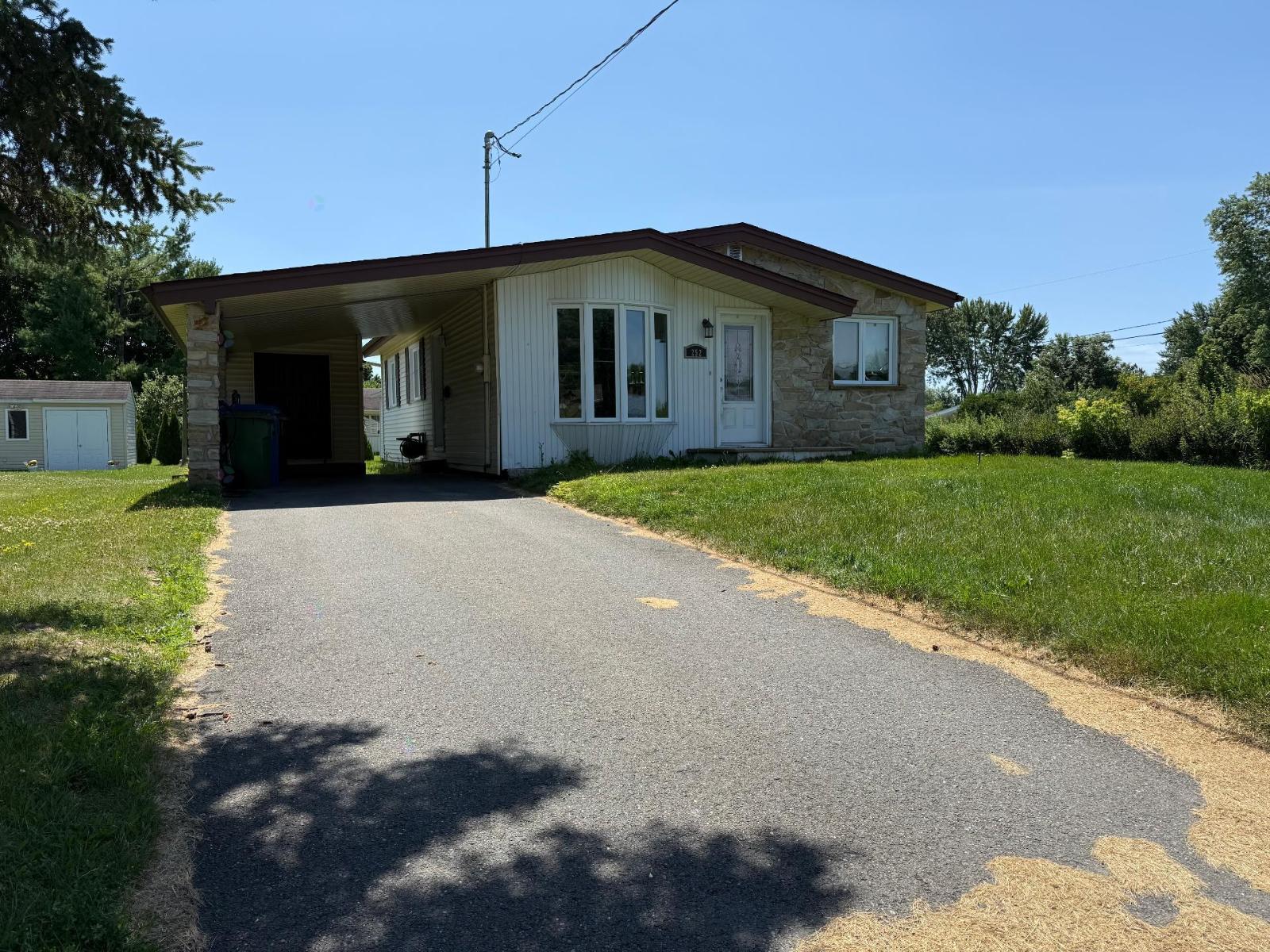 252 Rue St-Charles