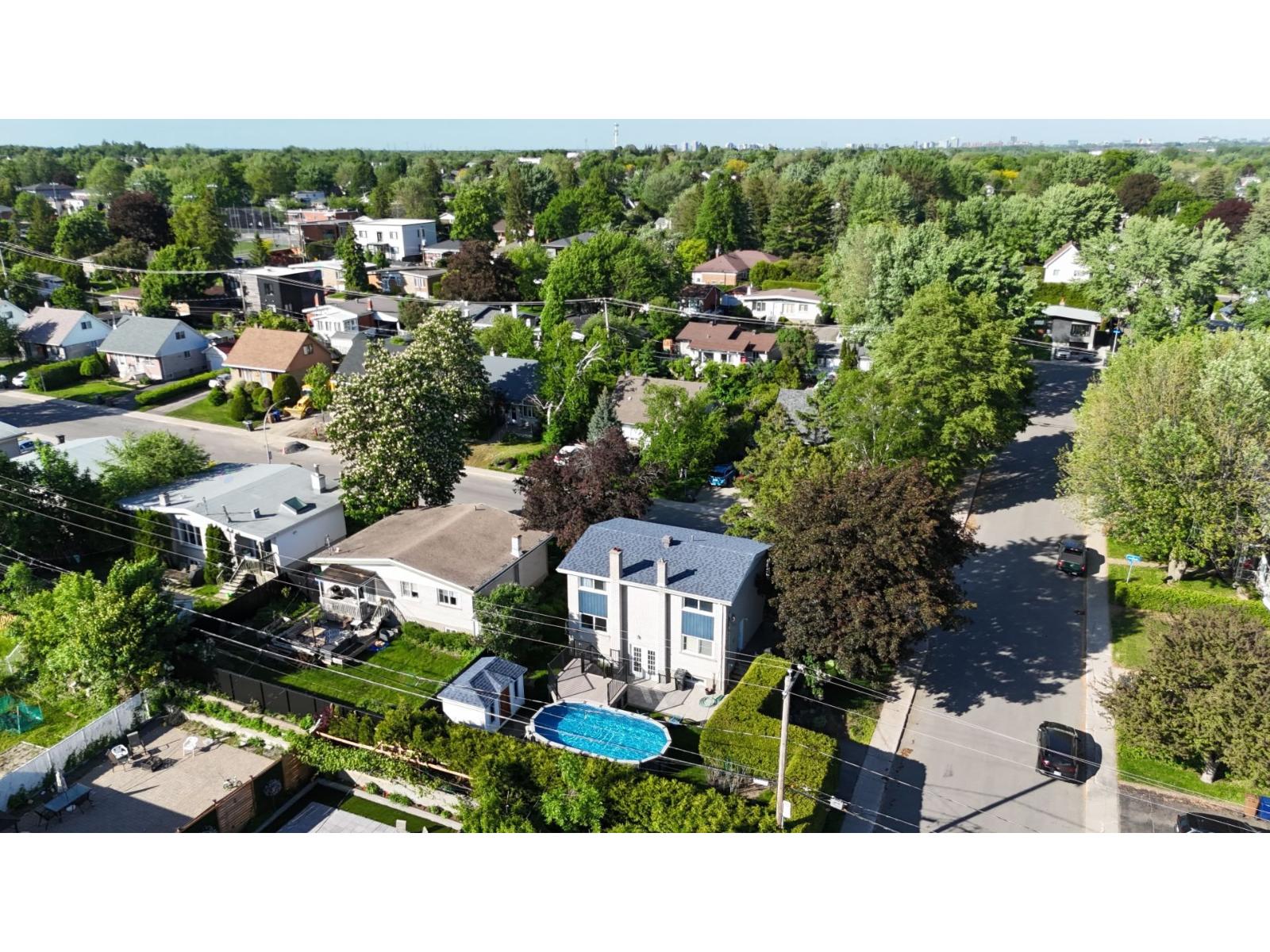 854 Rue Corbeil