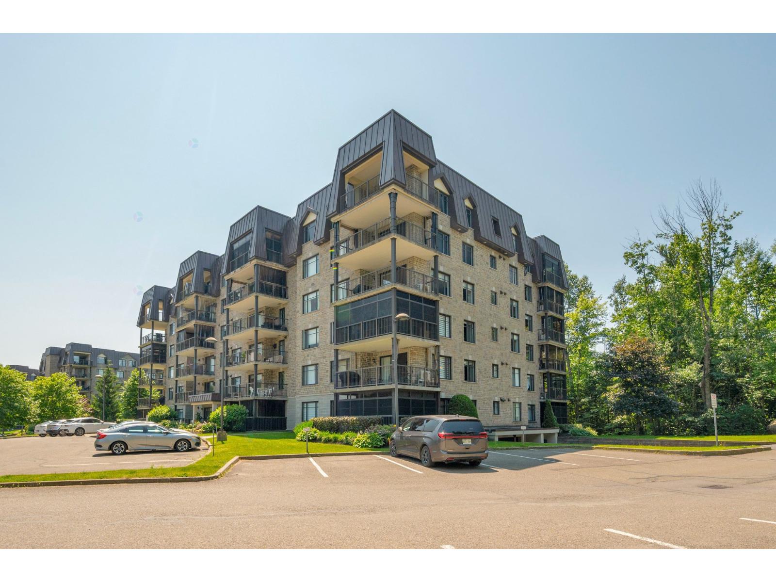 7780 Rue du Daim