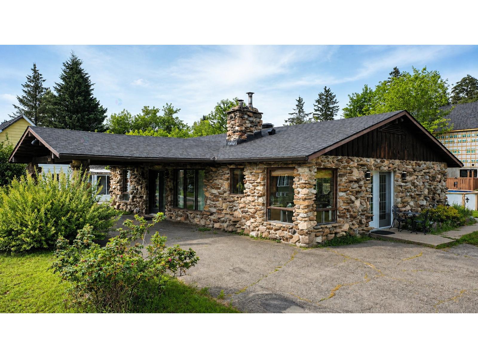 660 Rue Lafleur