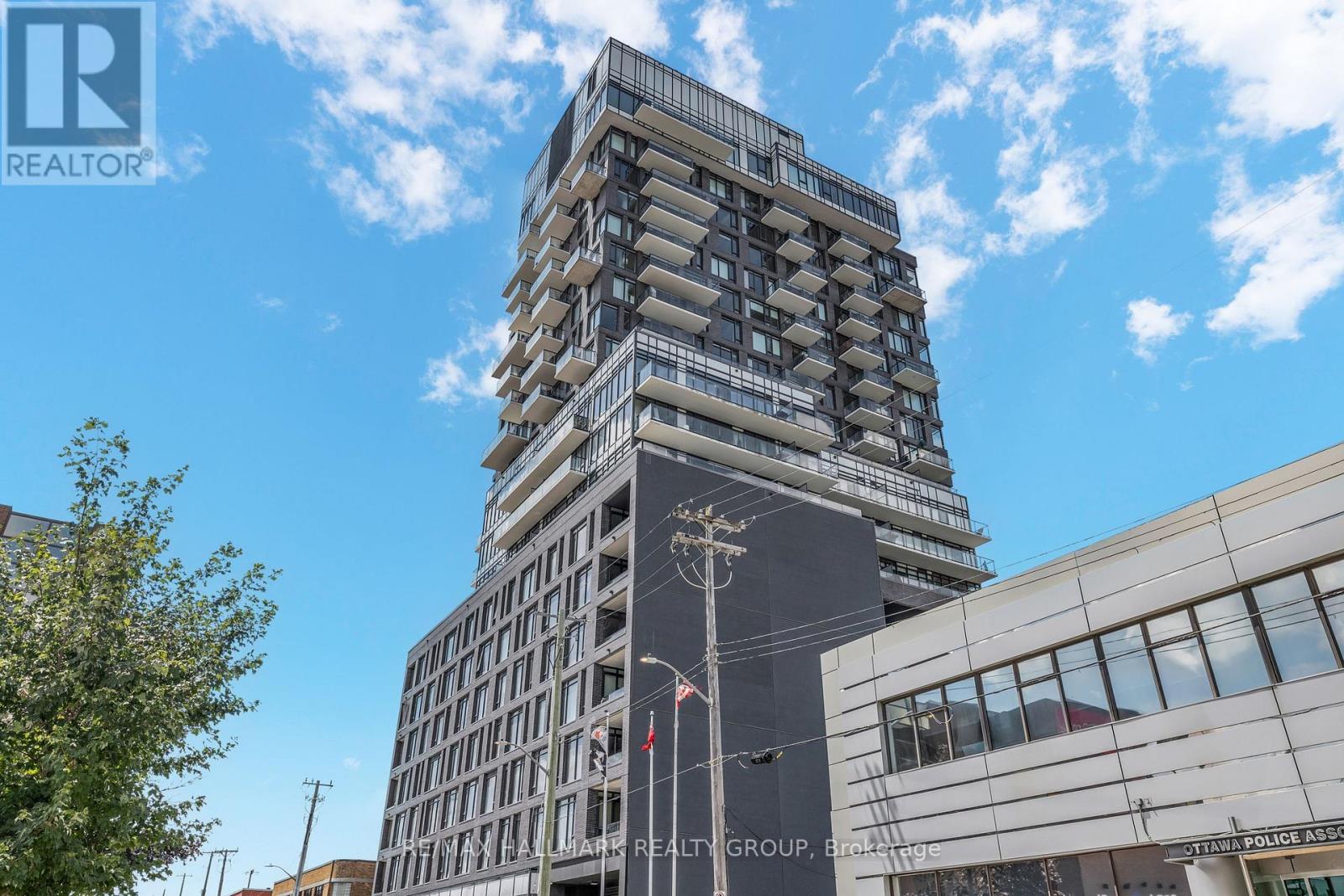 902 - 203 CATHERINE STREET