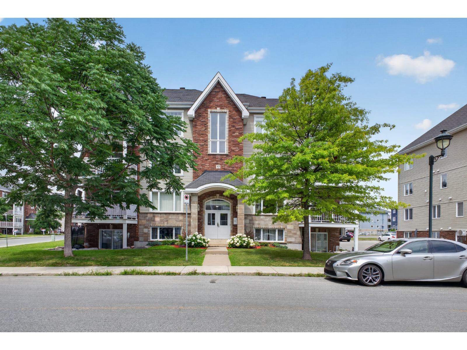 45 Rue Lautrec