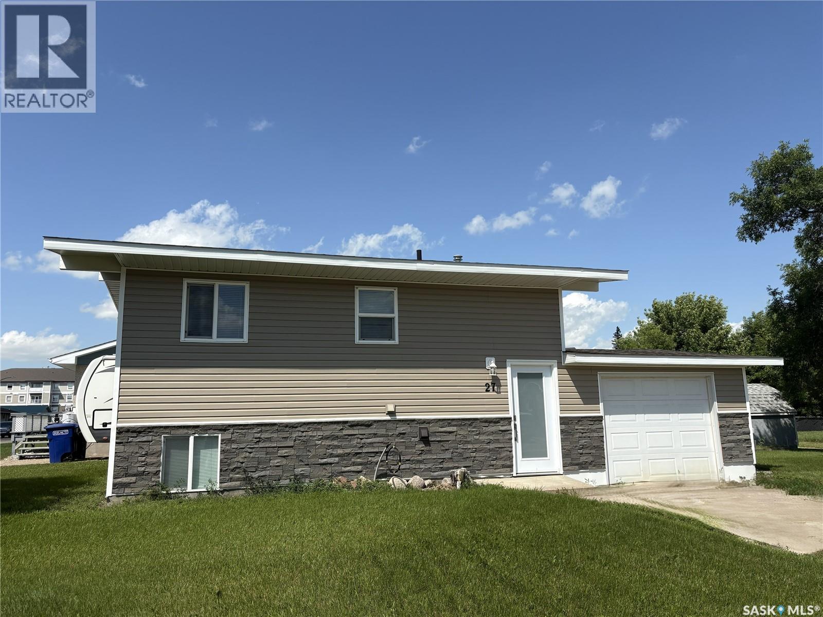 27 Calvert CRESCENT