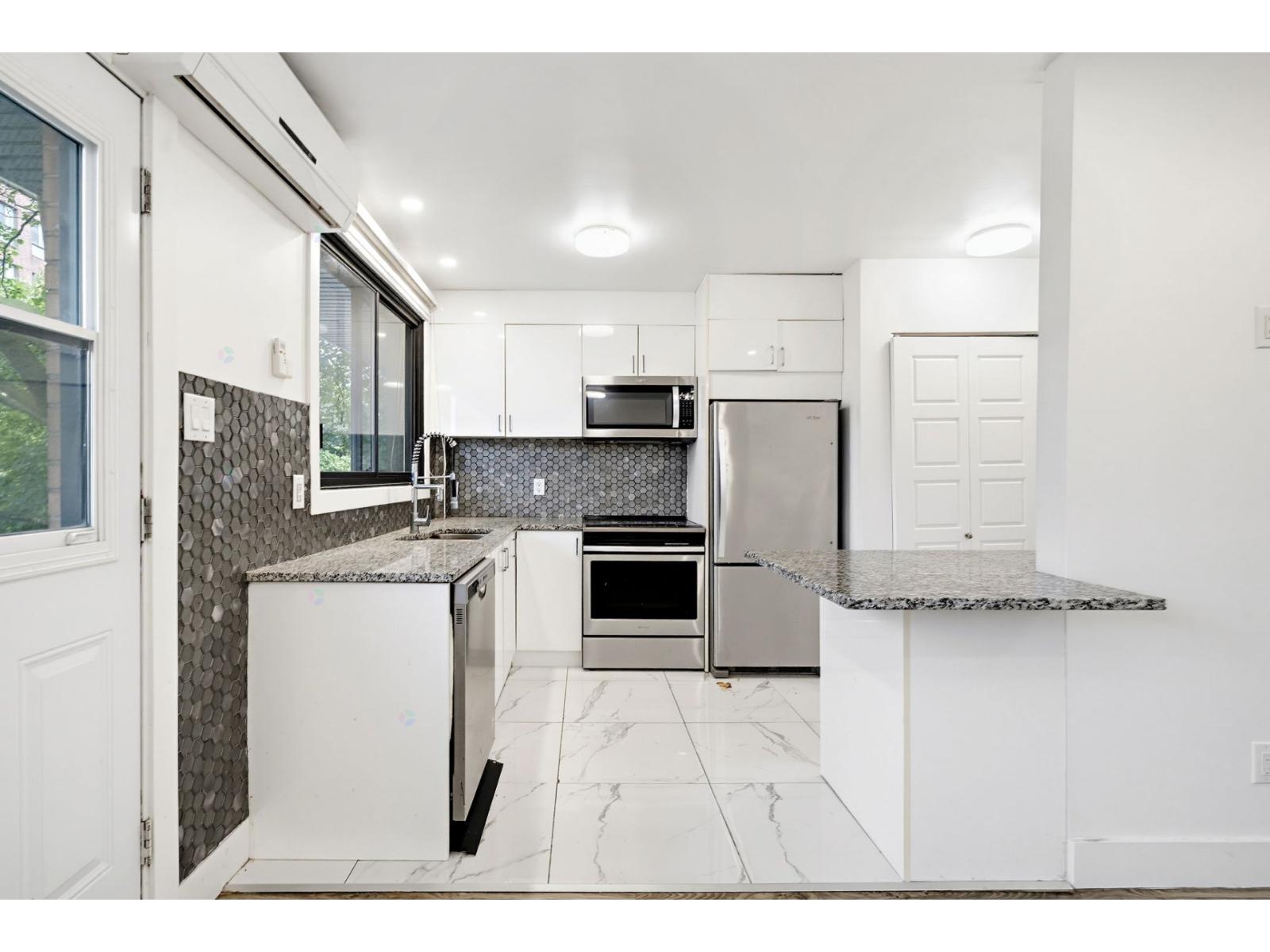 5480 Av. Coronation