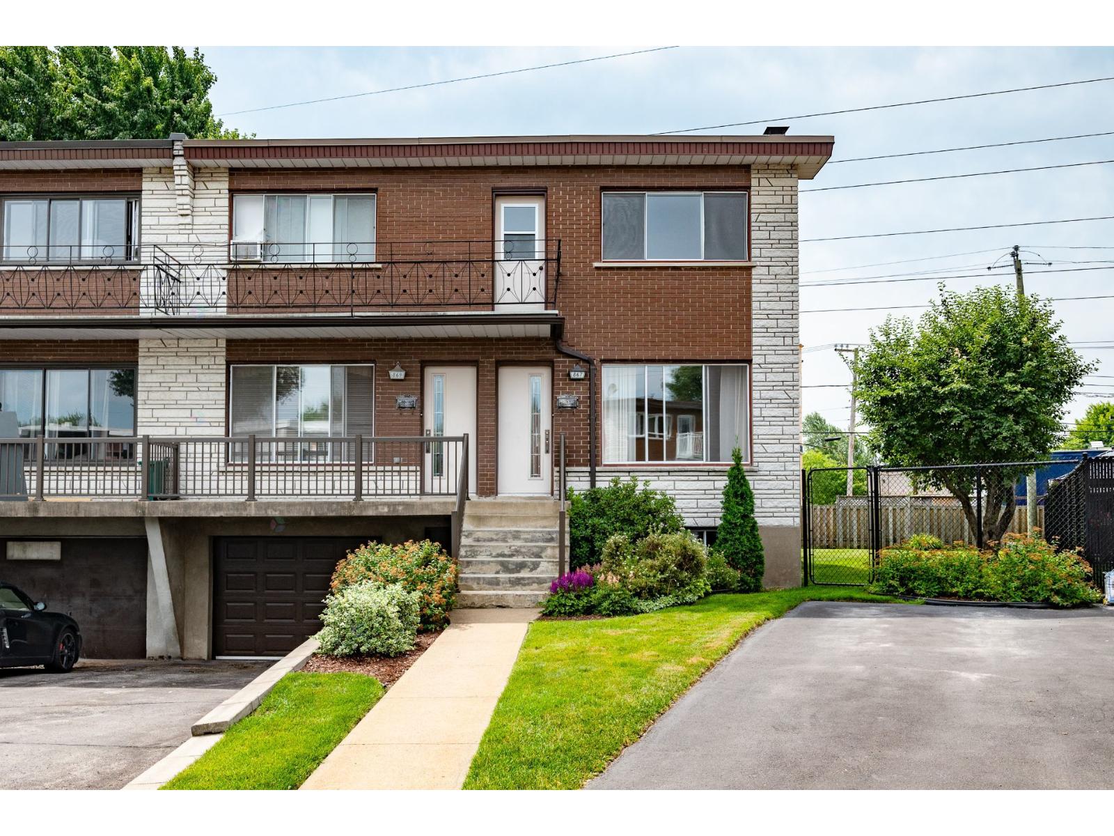 867-869 Rue Perrier