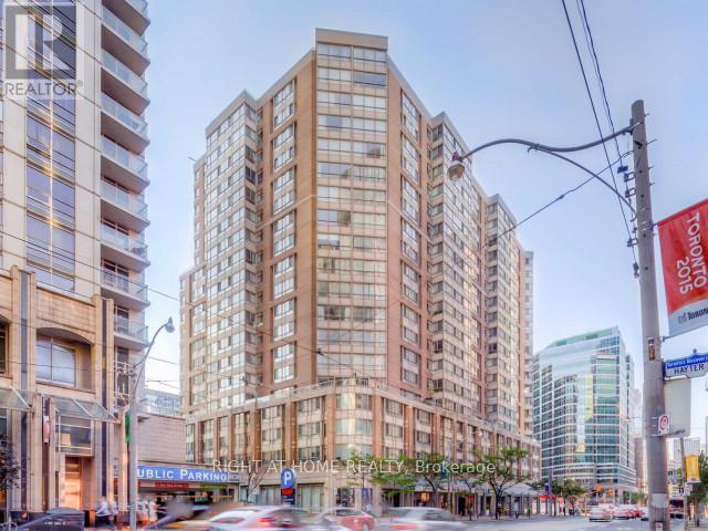 906 - 717 BAY STREET