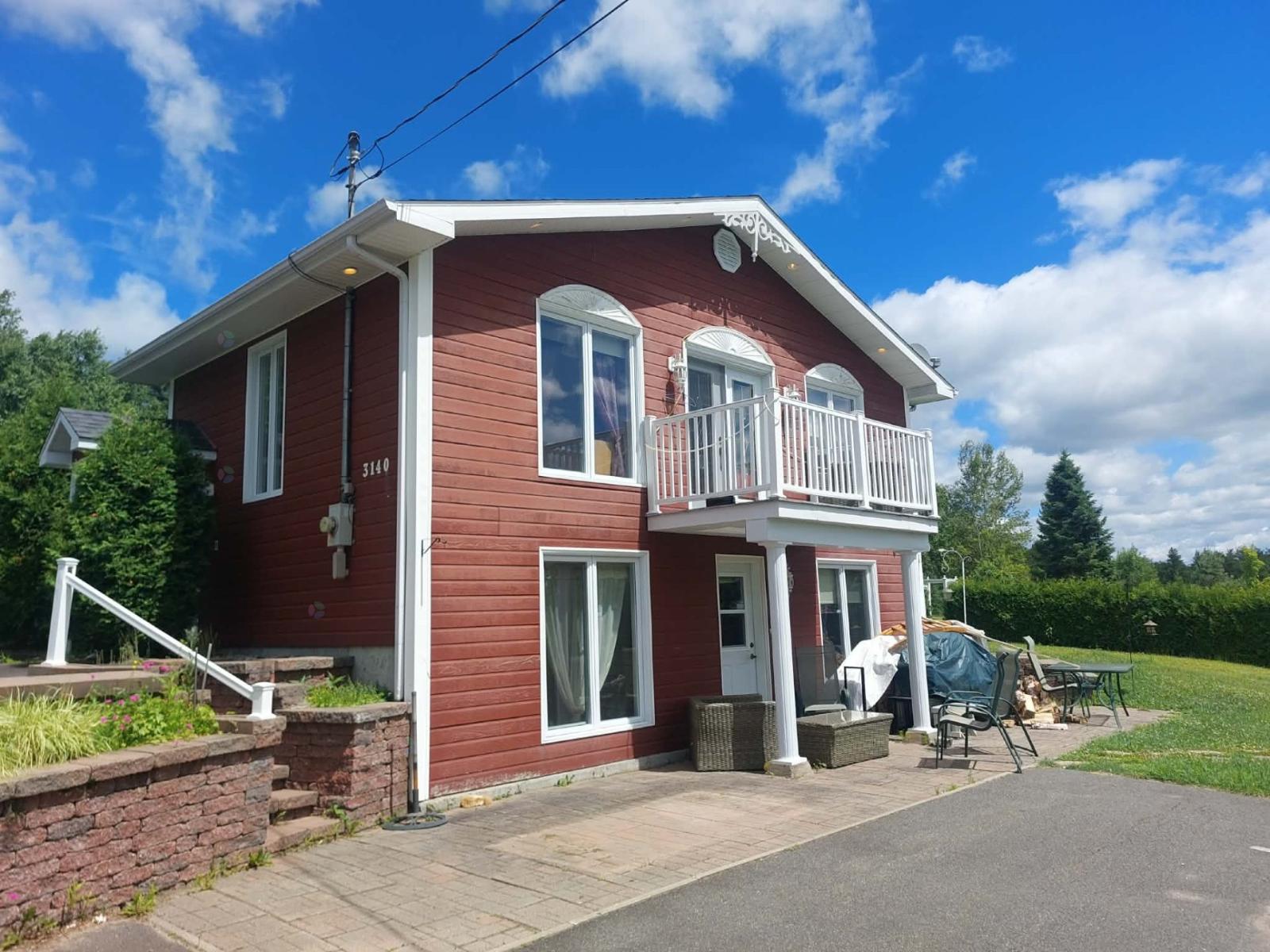 3140 Rue Principale