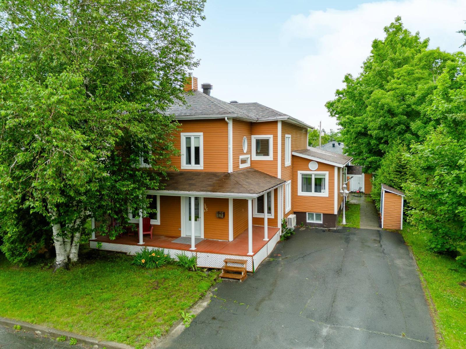 345 Rue Roberge