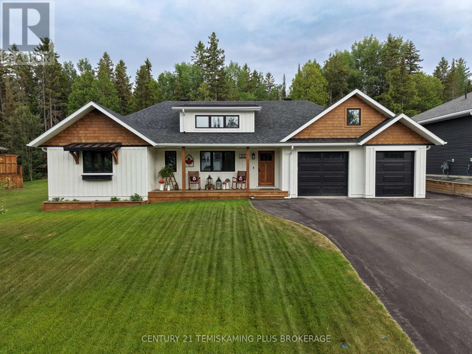 273 COSMAN CRESCENT