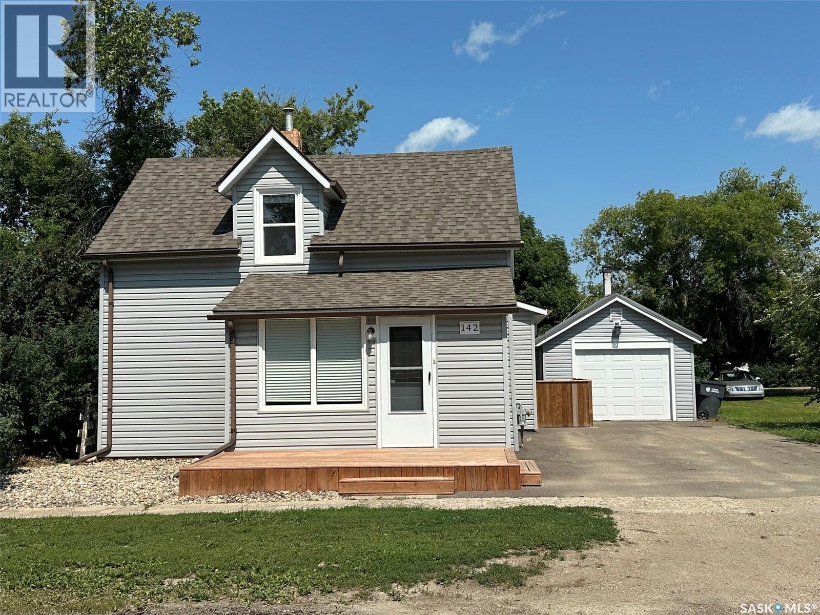 142 2nd AVENUE W