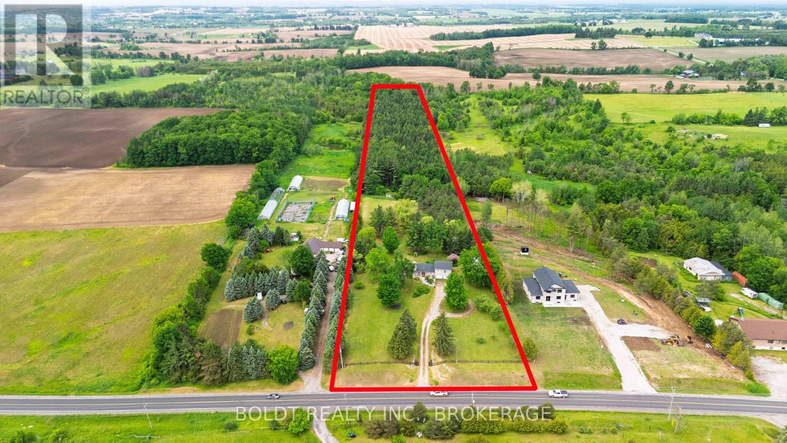 5832 5TH SIDE ROAD