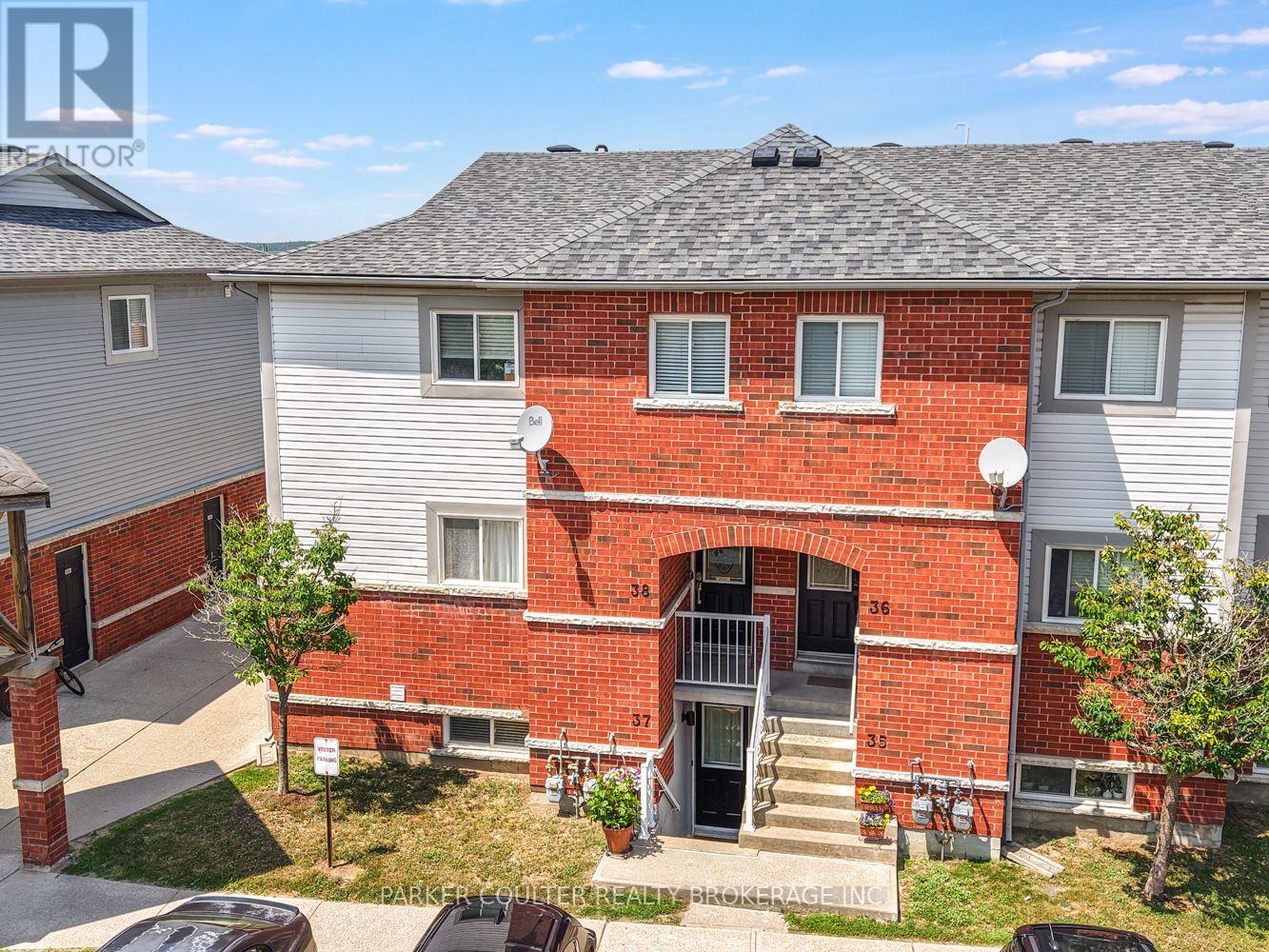 37 - 241 FERNDALE DRIVE S