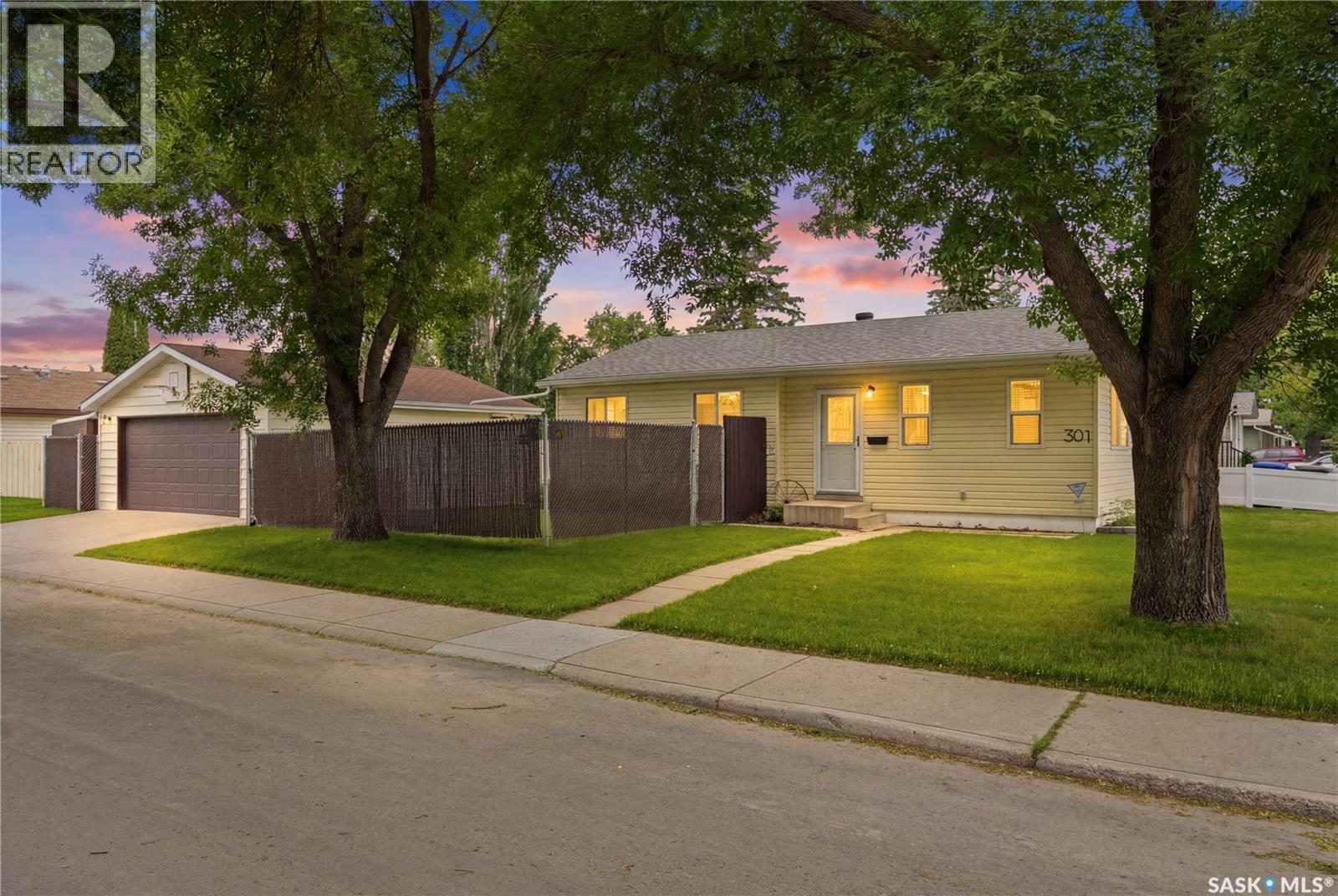 301 Fisher CRESCENT
