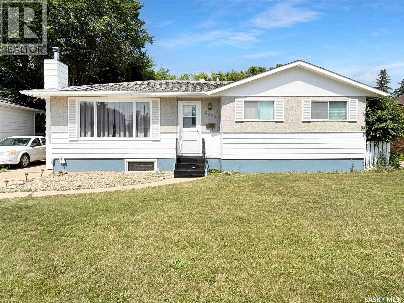 2510 Tomlinson CRESCENT