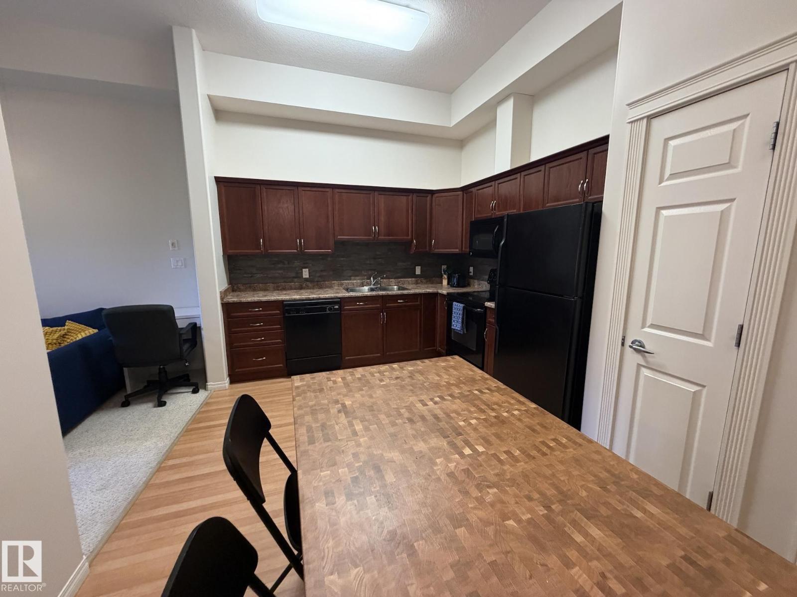 #104 8702 SOUTHFORT DR
