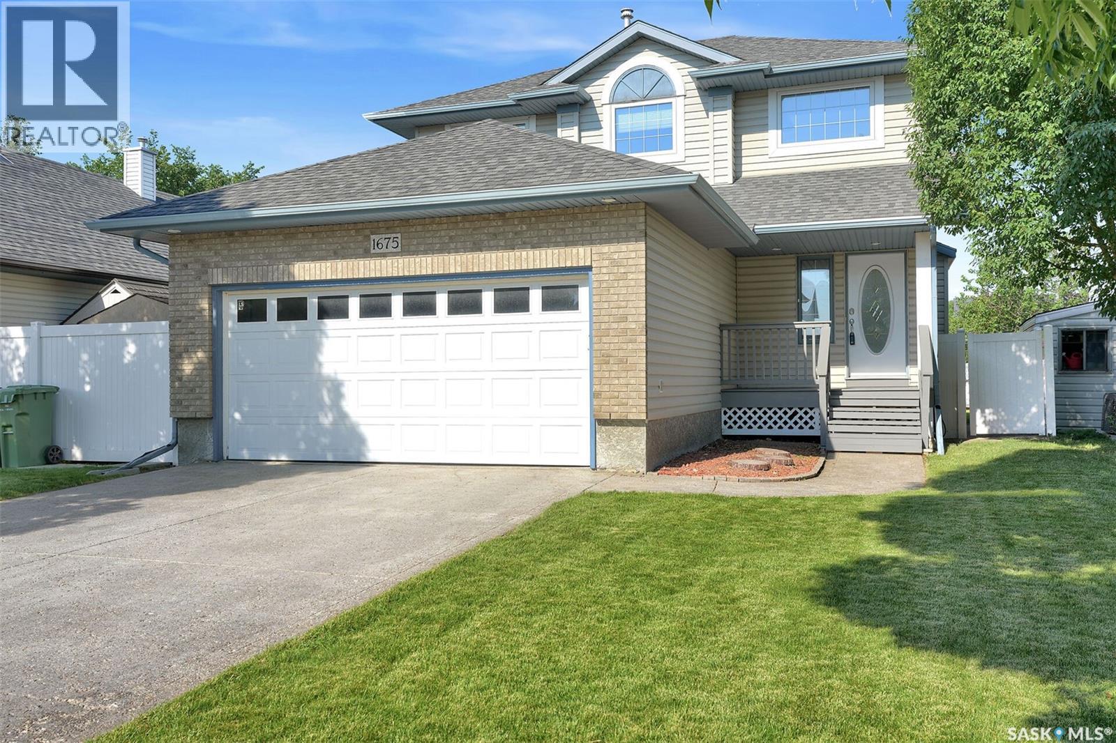 1675 ROUSSEAU CRESCENT N