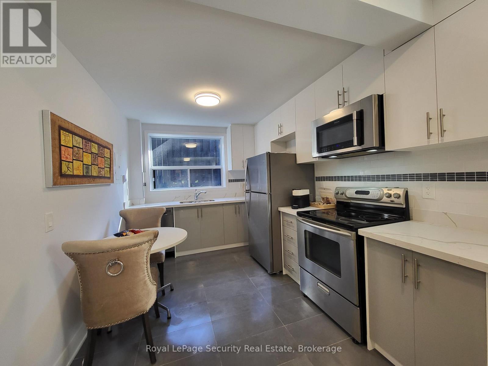 2 - 328 LAKESHORE ROAD