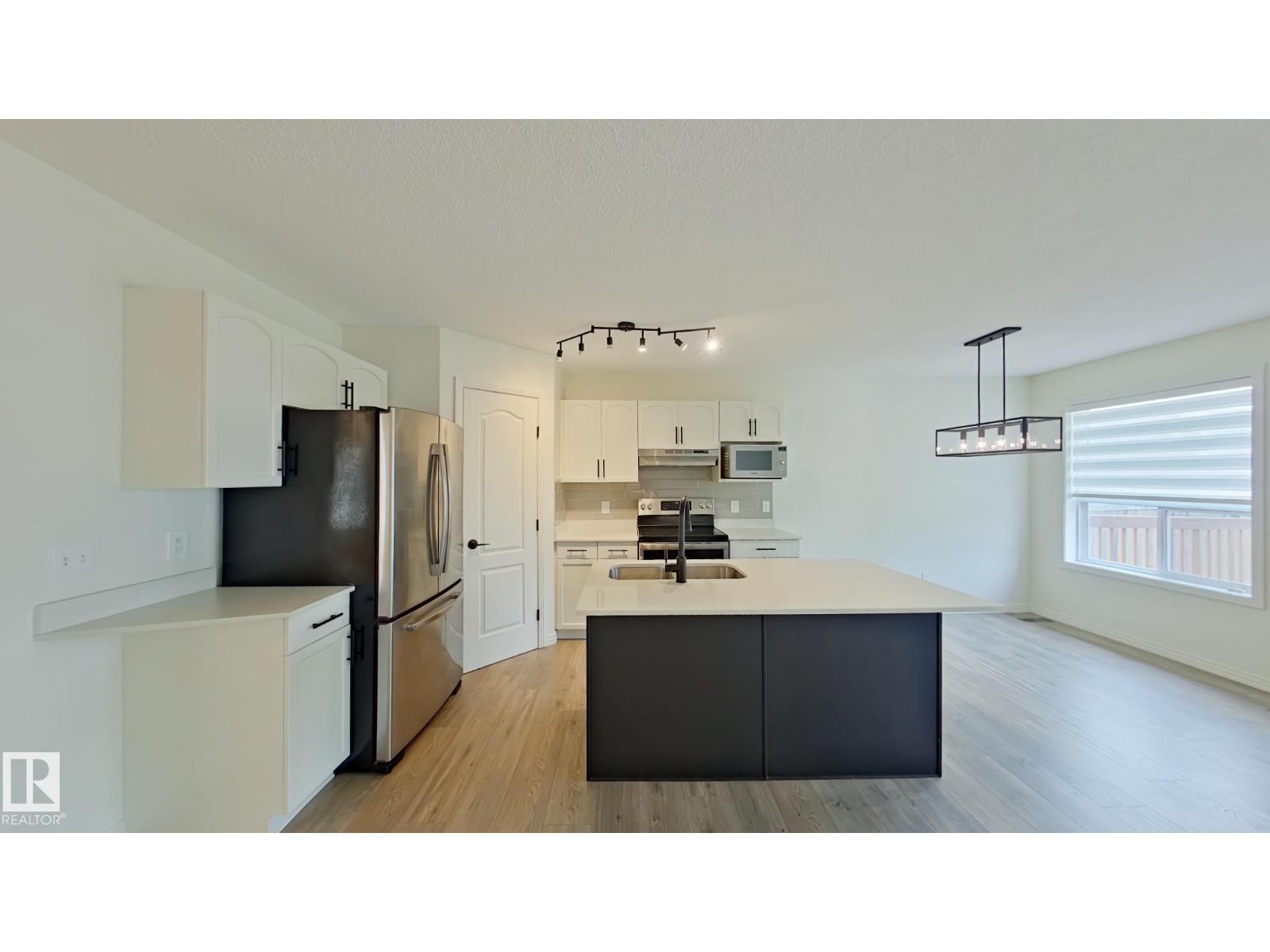 524 90 ST SW