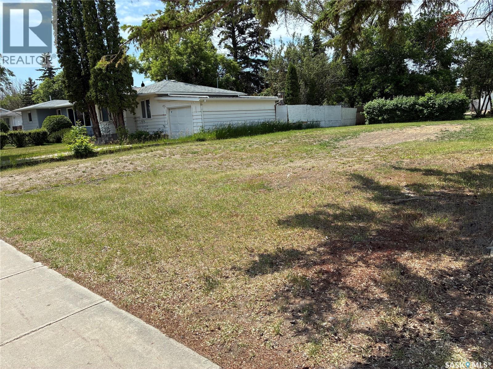 613 P AVENUE N