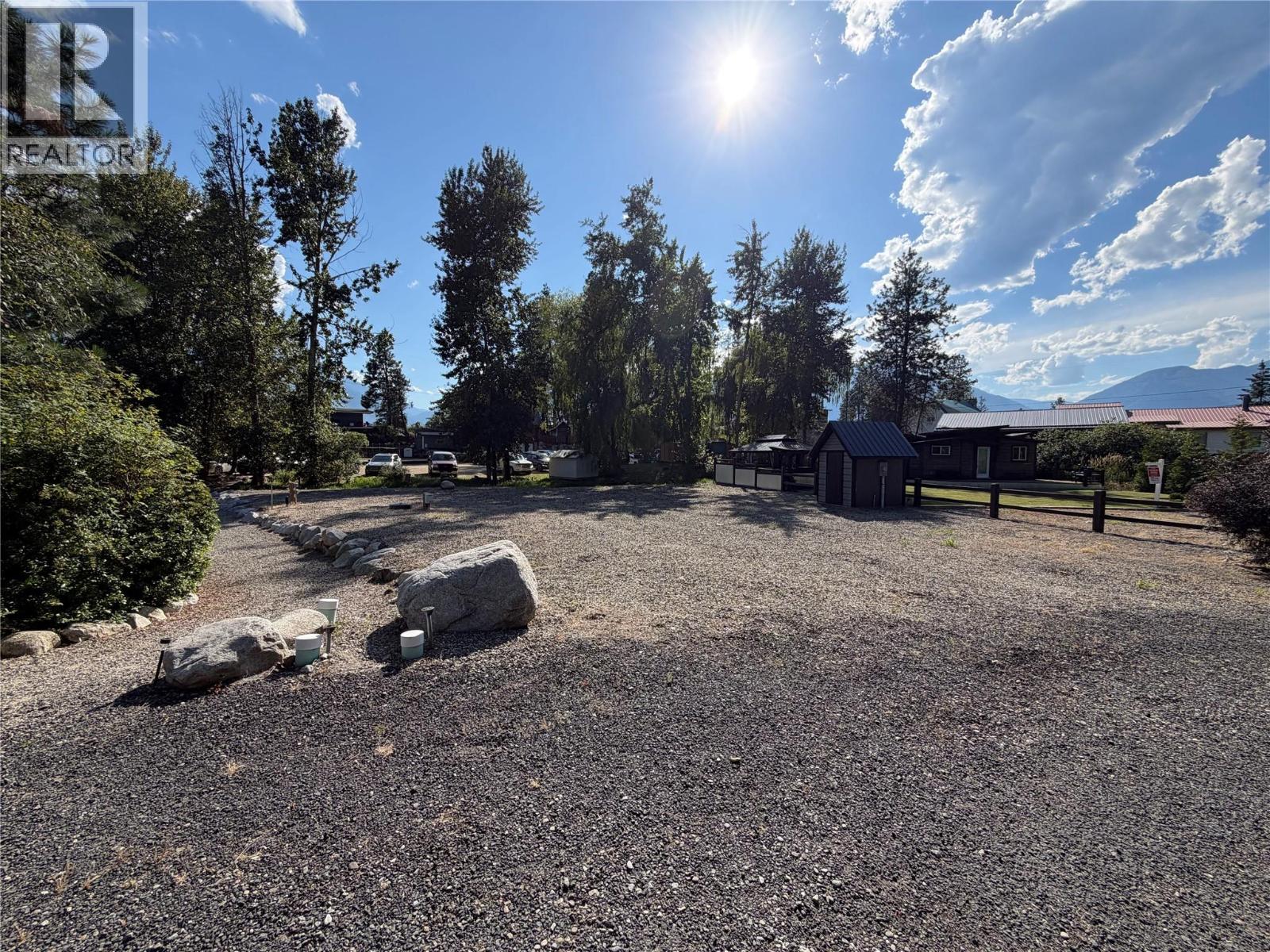 260 Laguna Crescent