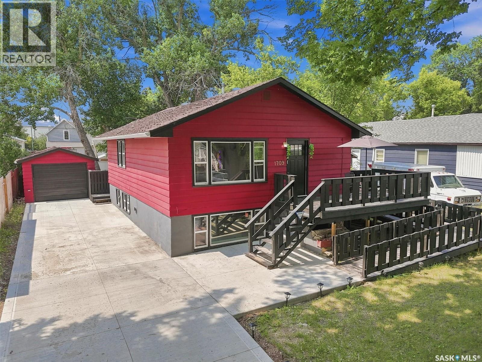 1709 2nd AVENUE N