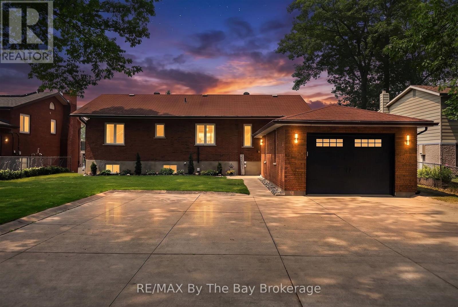 1434 RIVER ROAD W