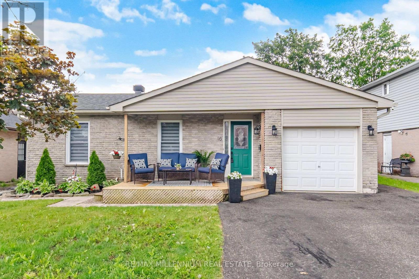 16 BRENDA BOULEVARD