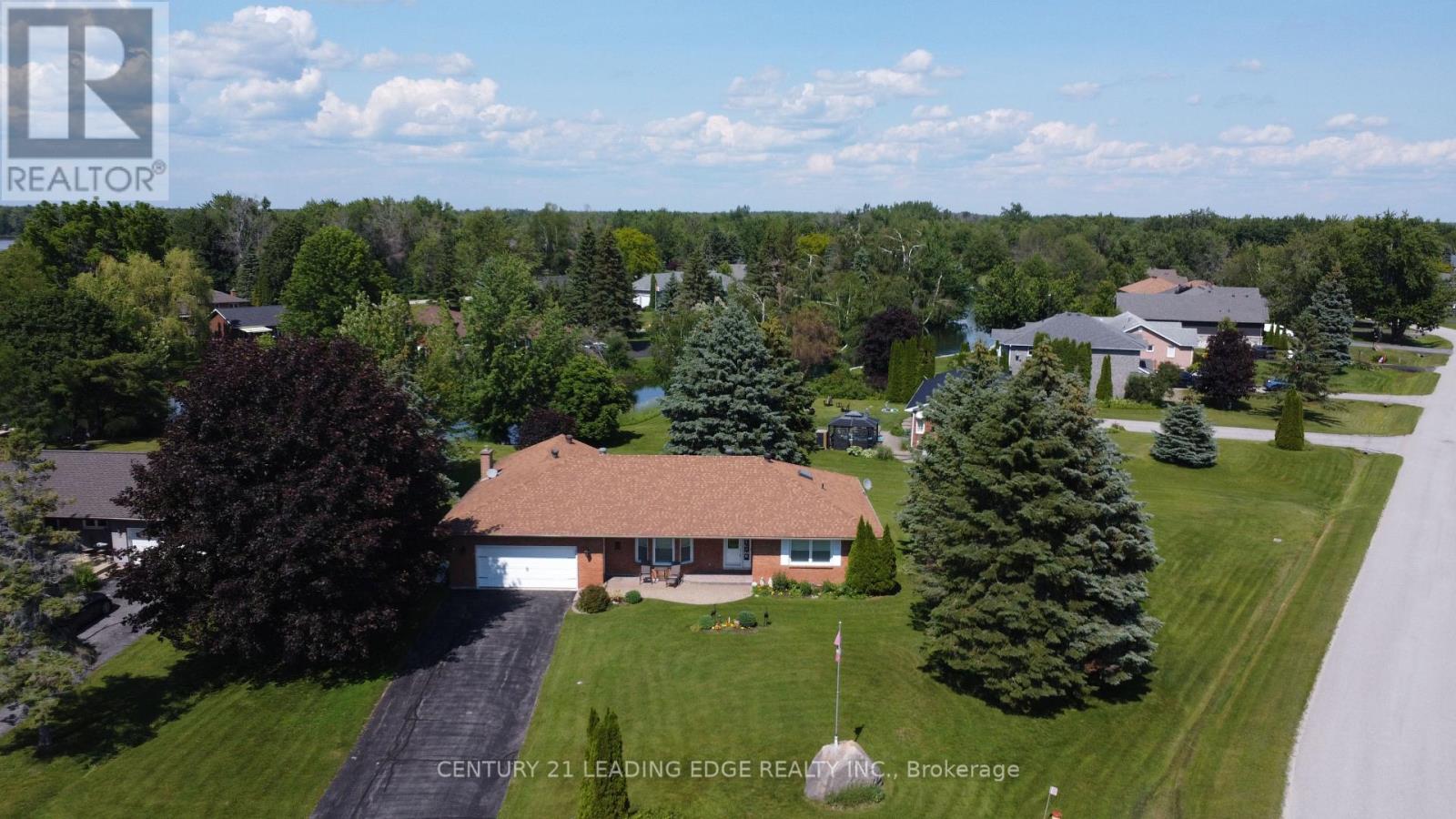17 SANDLEWOOD TRAIL