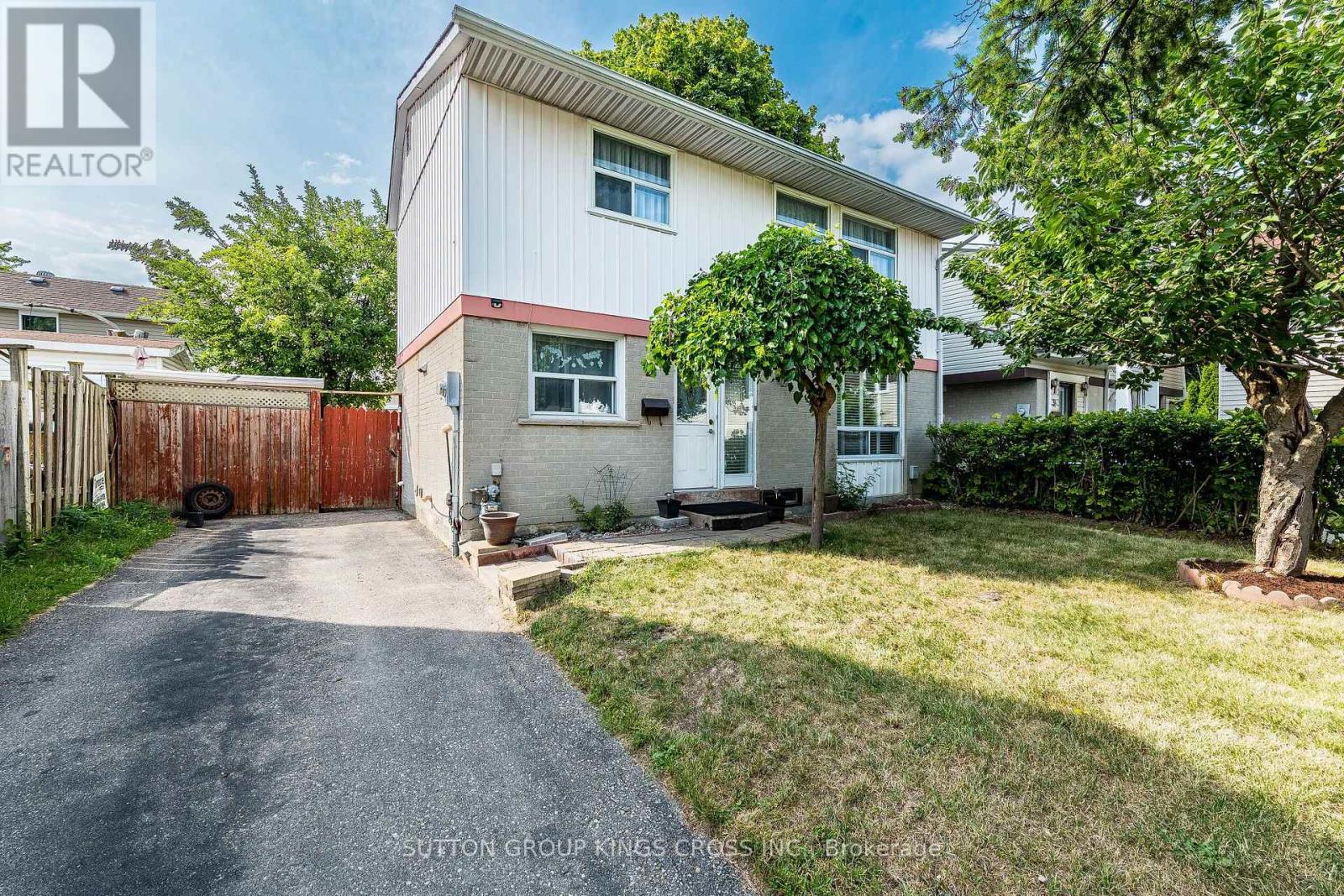 2 HEMLARK COURT