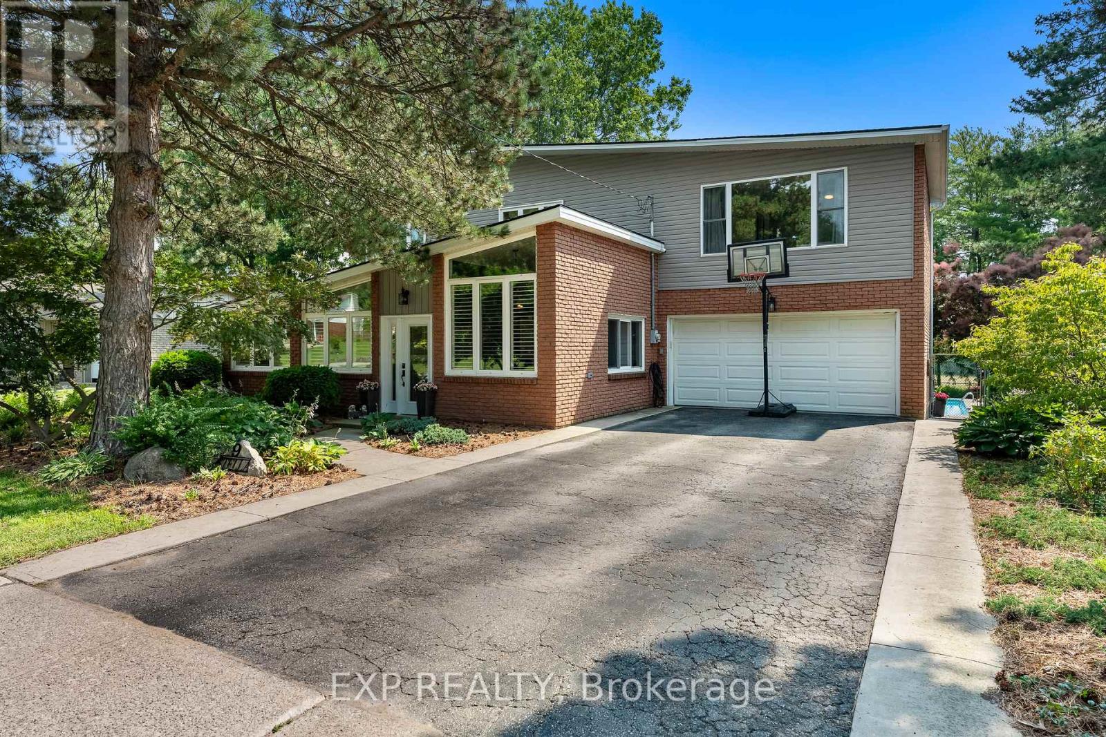 Stellaページ For sale: 9 STELLA STREET, Pelham (Fonthill), Ontario L3E0T6