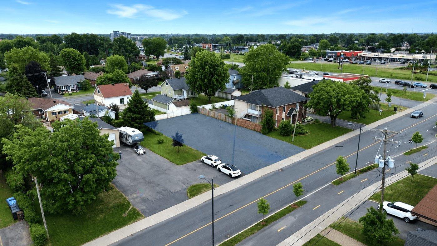 1805 Rue Centrale