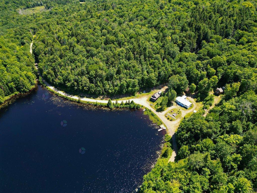 103 Ch. Du Lac-aux-Loups