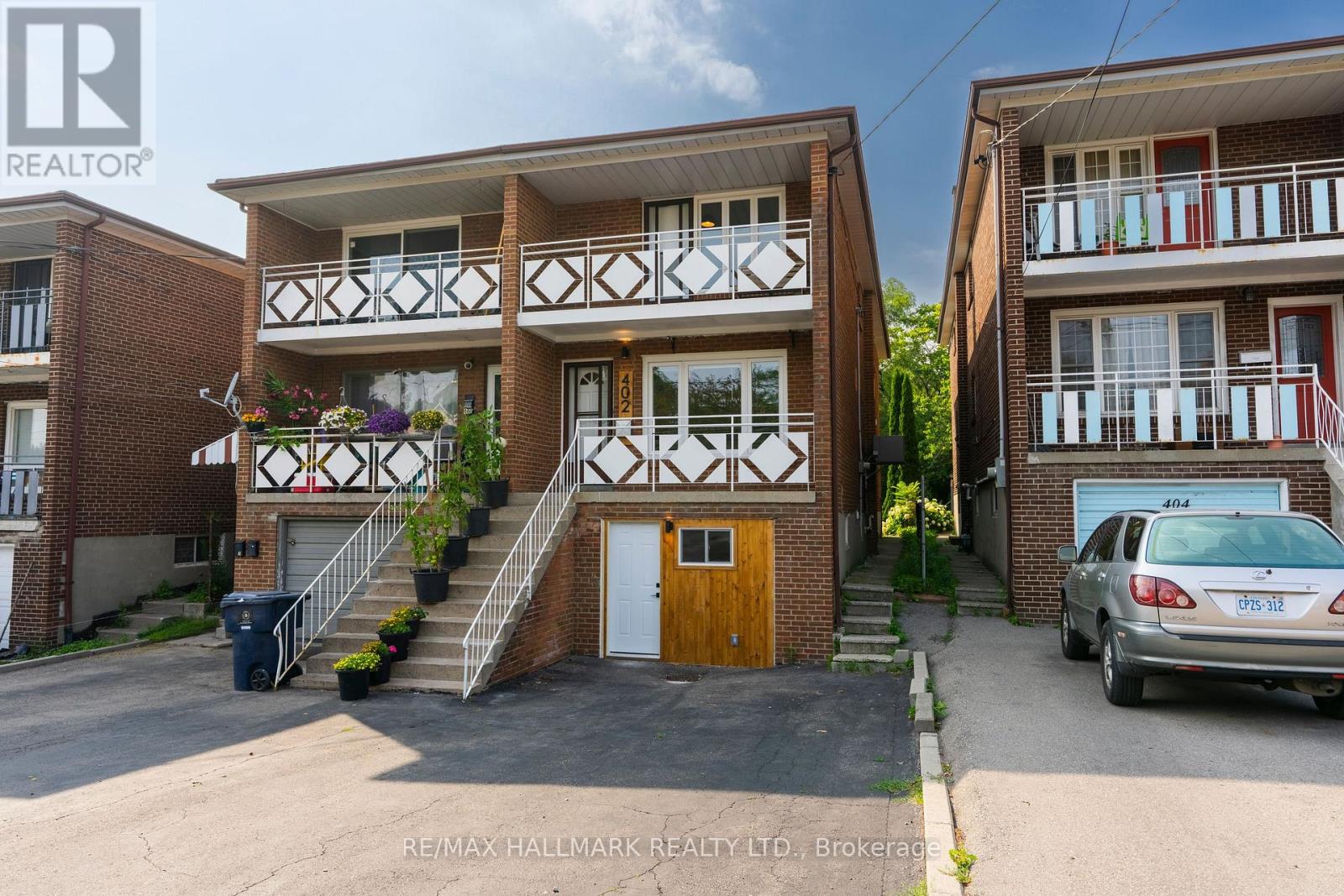 LOWER / BSMT - 402 KINGSTON ROAD
