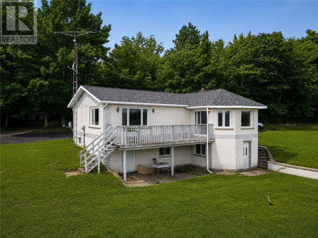 Naです For sale: 6294 King Street, Mindemoya, Ontario P0P1S0 - 2129337
