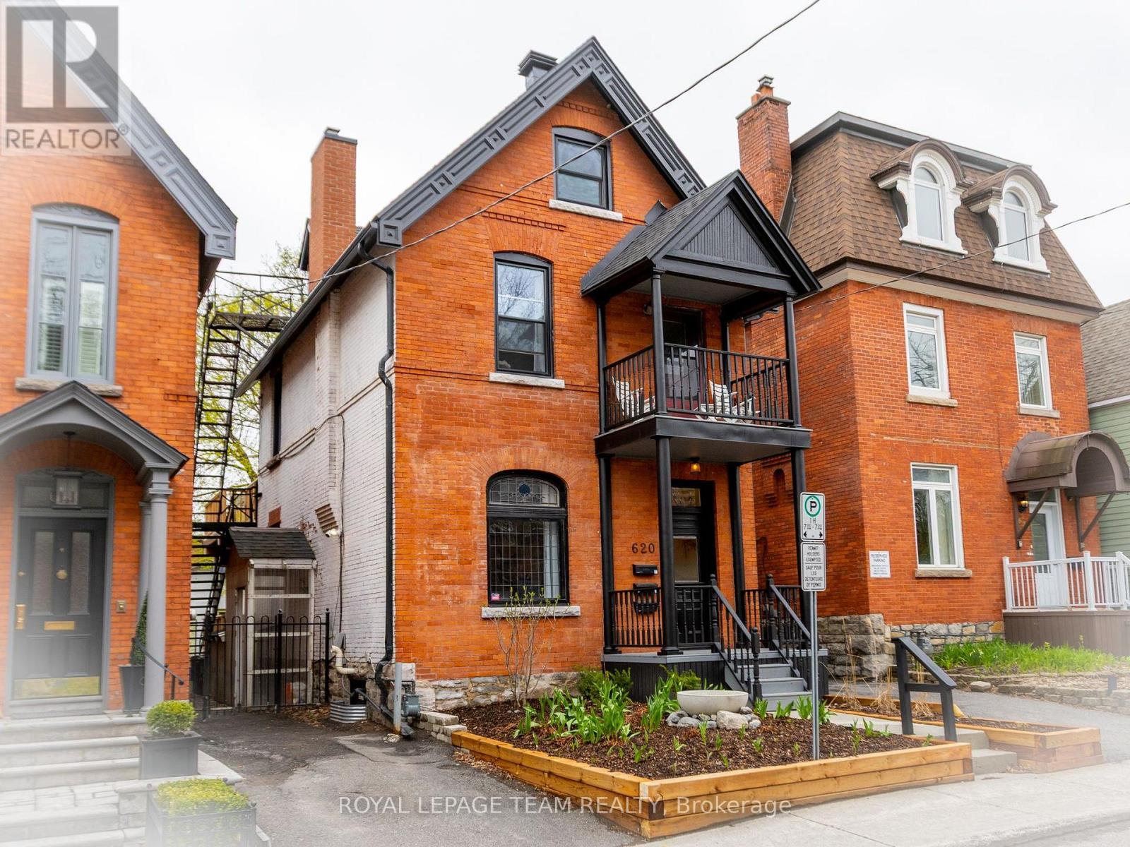 Heritage single family home on Cooper Street