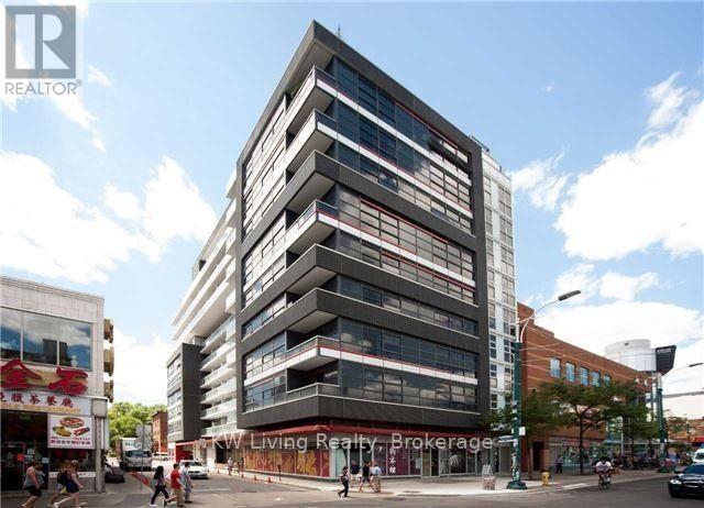 810 - 10 WILLISON SQUARE