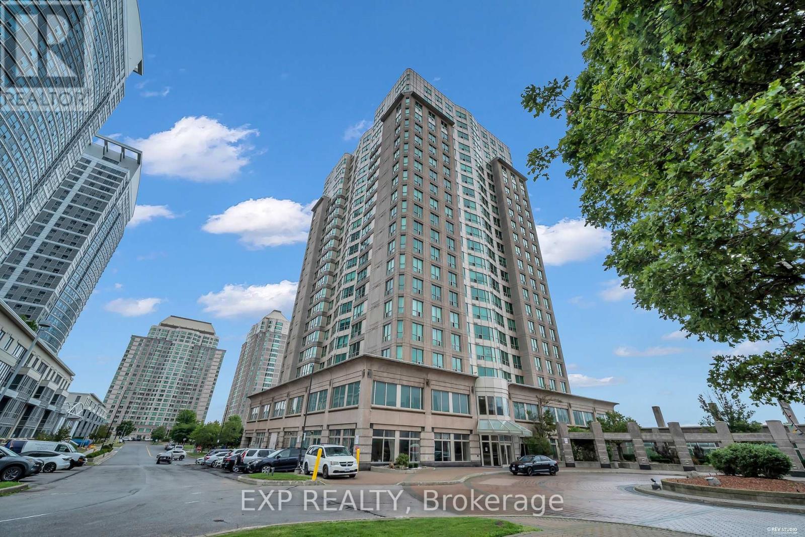 1016 - 8 LEE CENTRE DRIVE N