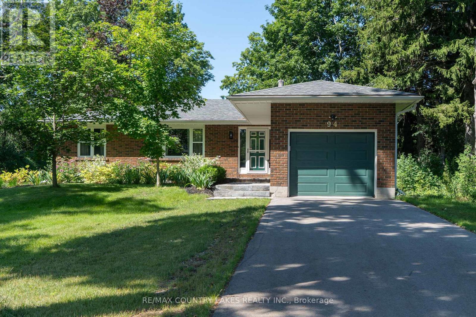 94 LAIDLAW STREET N