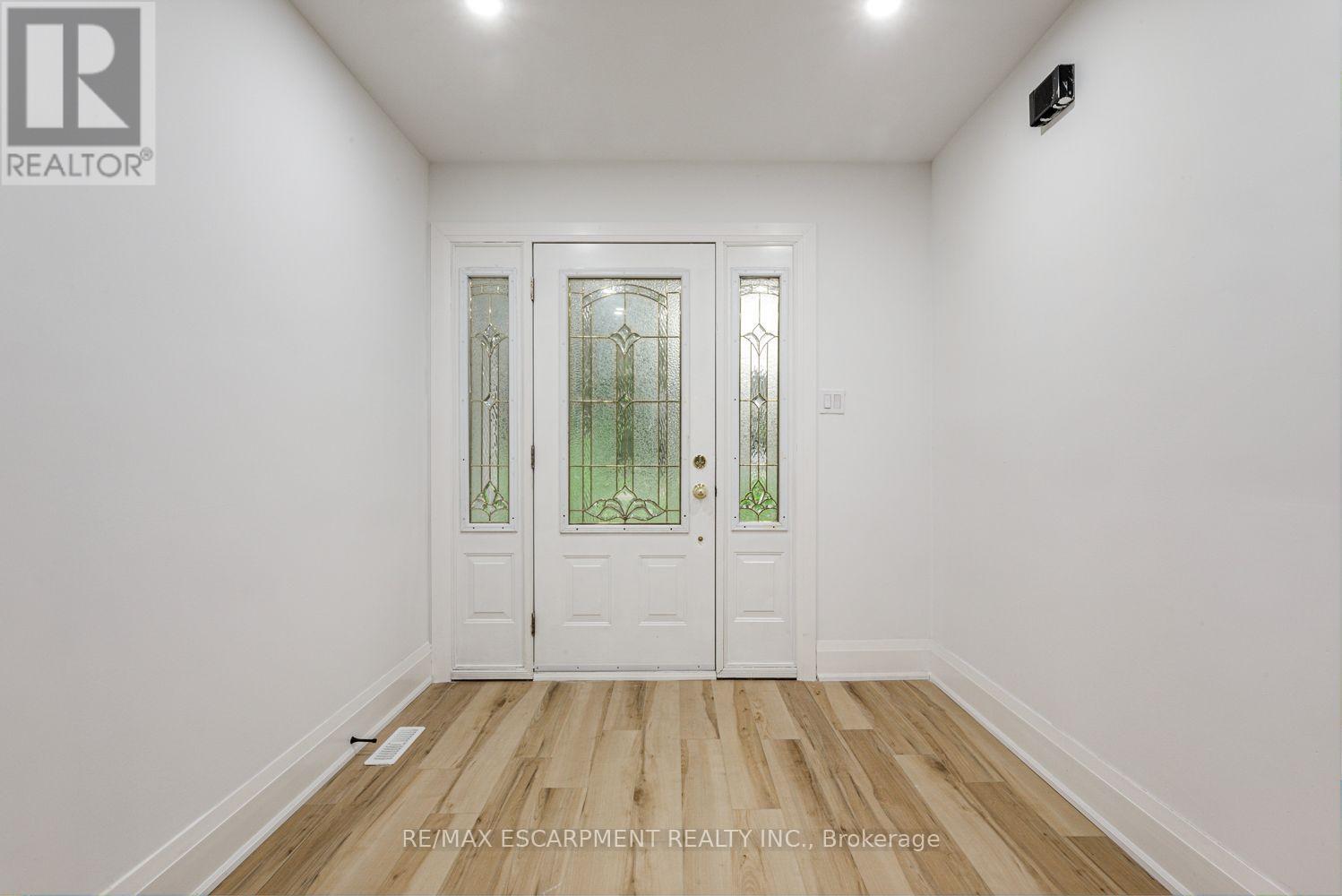 2104 MISSISSAUGA ROAD