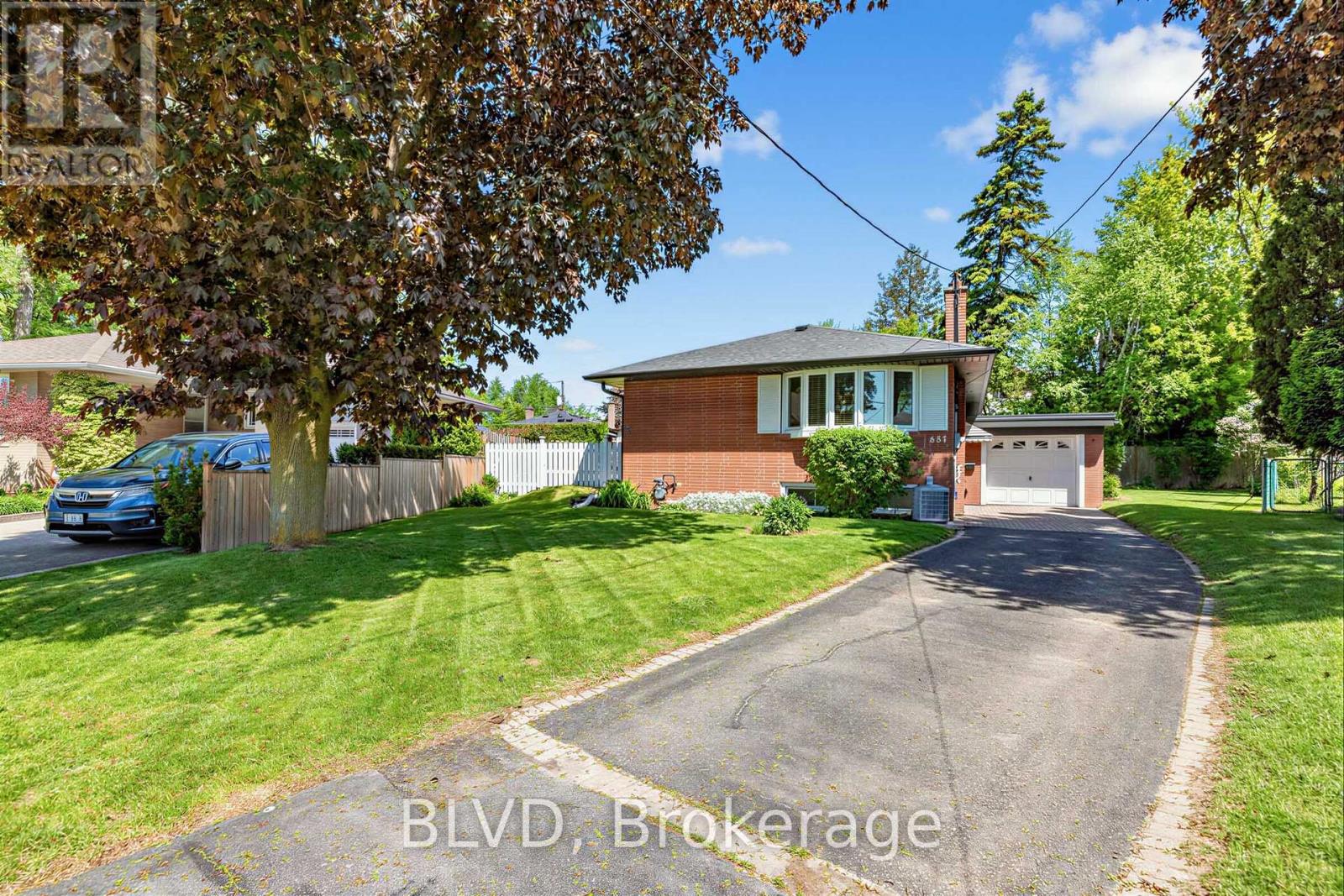 457 PALISER CRESCENT N