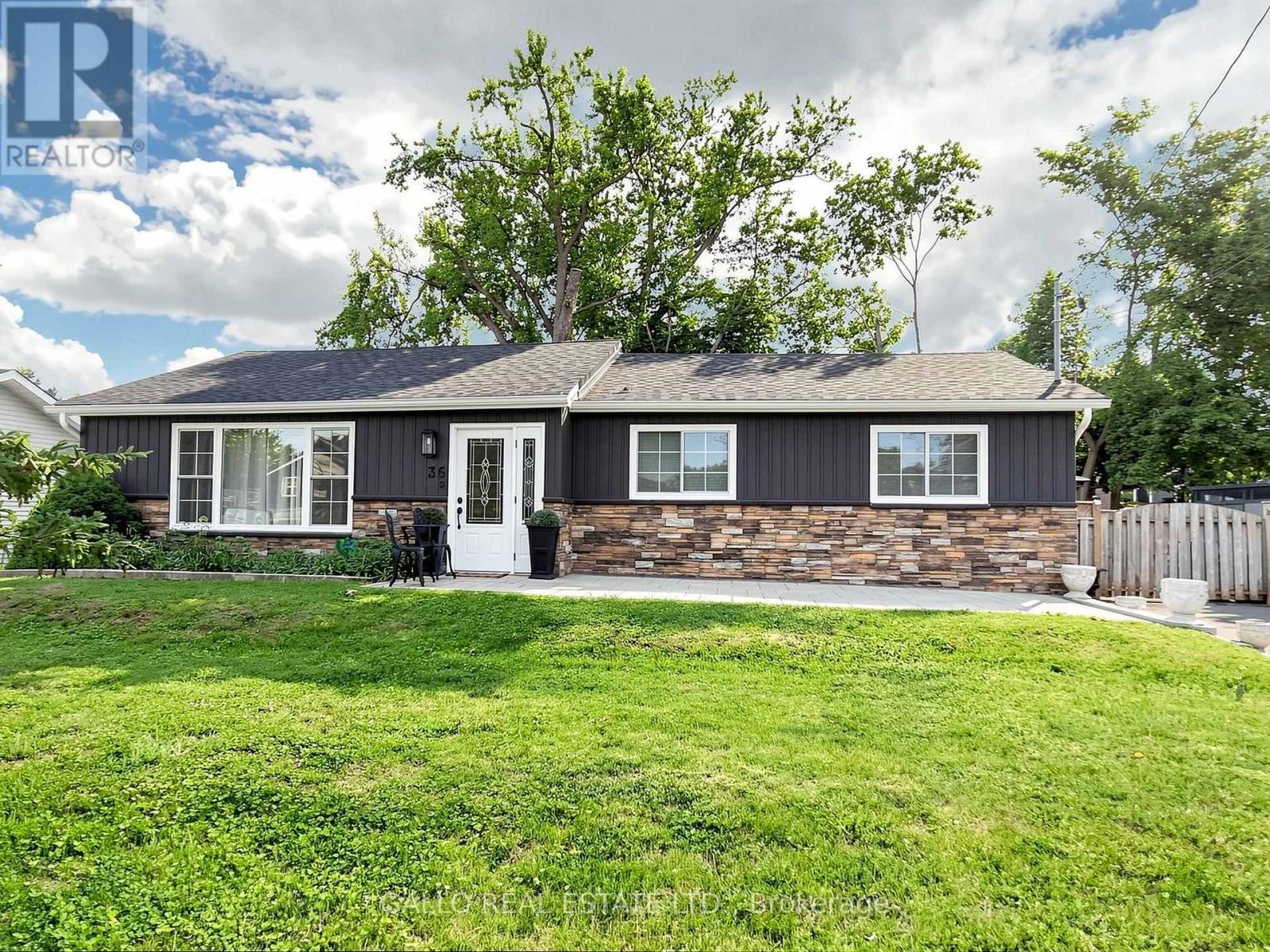 36 ELMVALE BOULEVARD