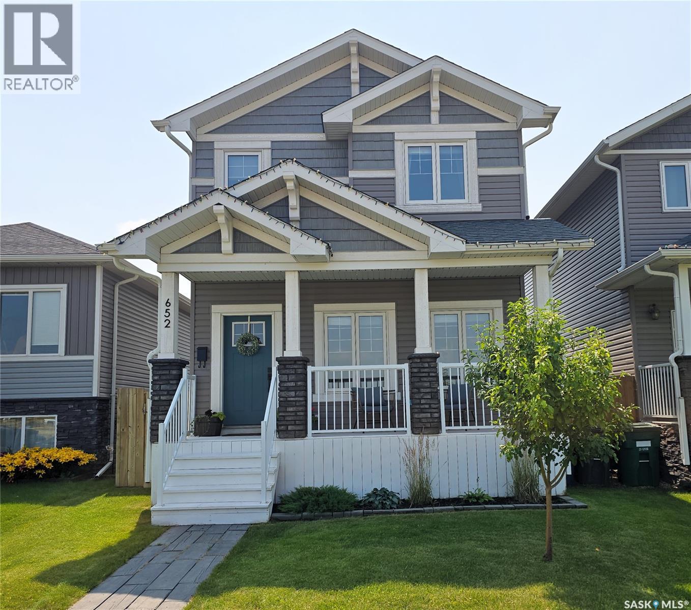 652 Ells CRESCENT
