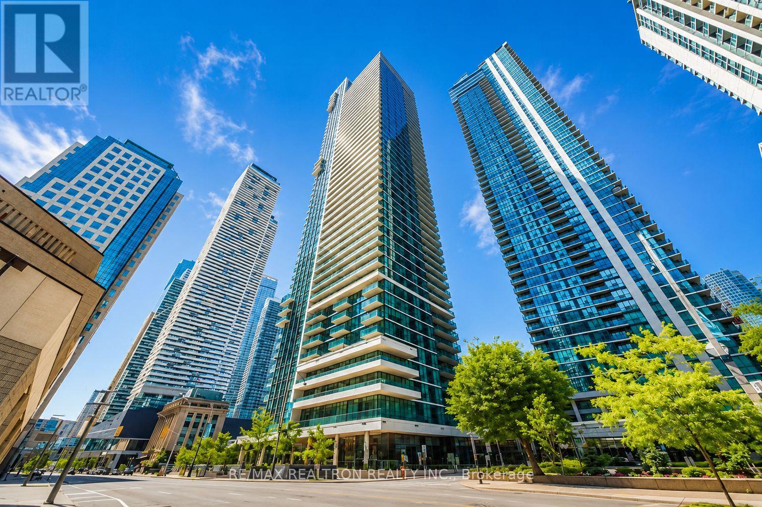 4605 - 33 BAY STREET