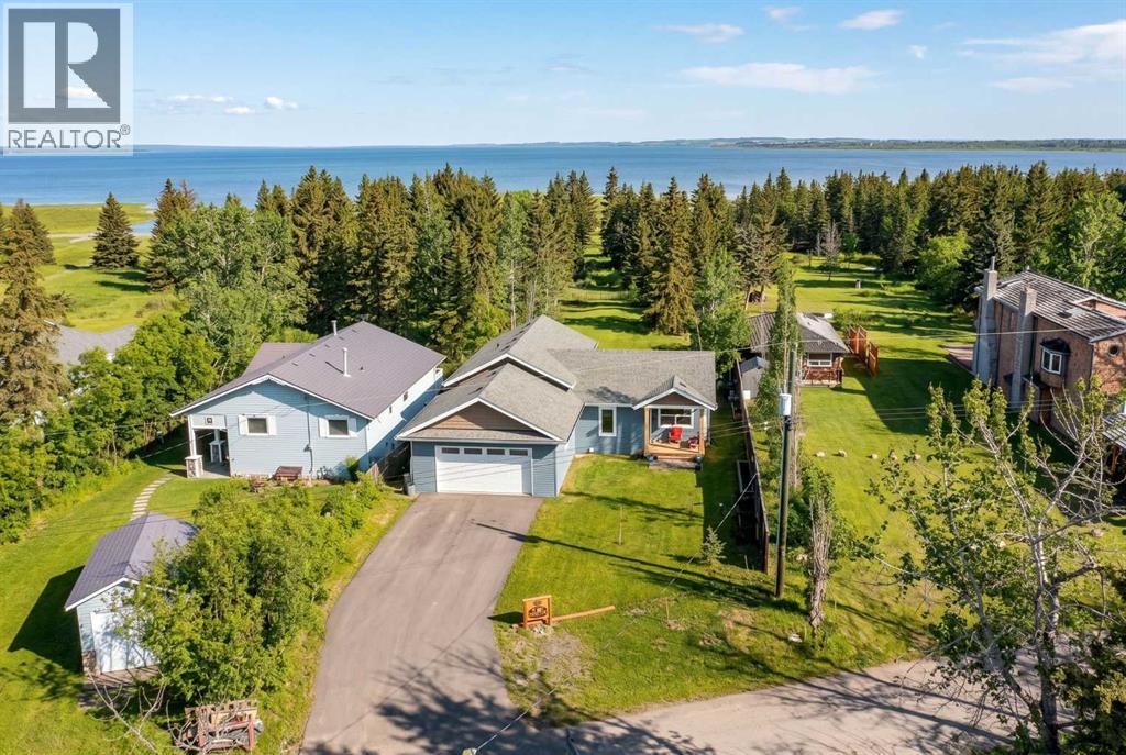 For sale: 85 Lakeview Avenue, Gull Lake, Alberta T4L2N1 - A2304359 ...