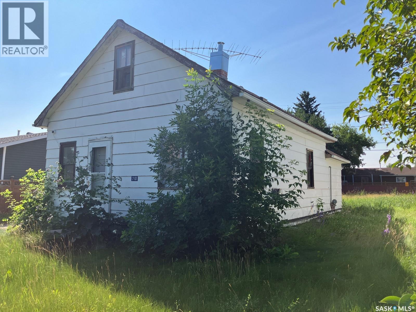 710 9th AVENUE W