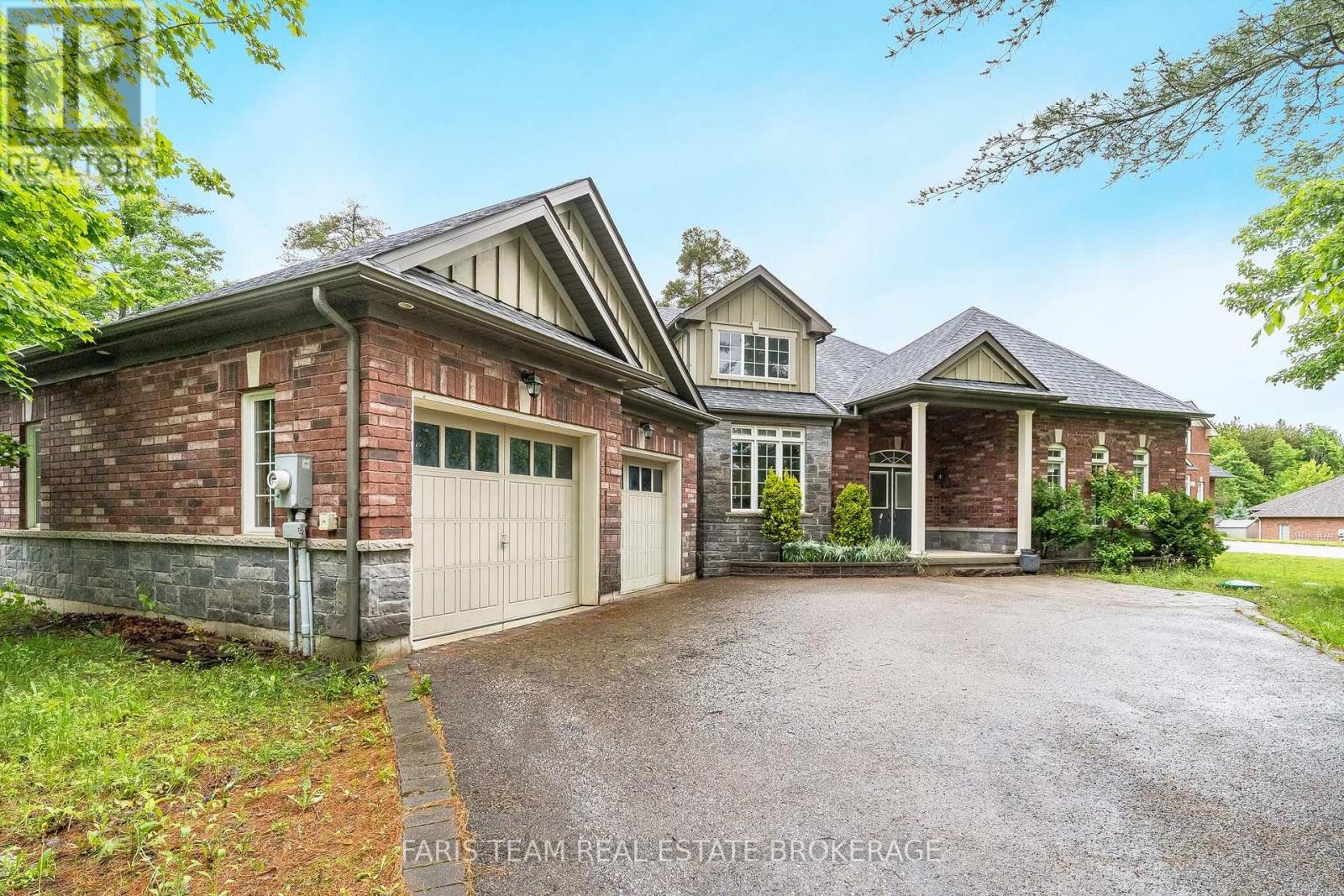 4 DIAMOND VALLEY DRIVE