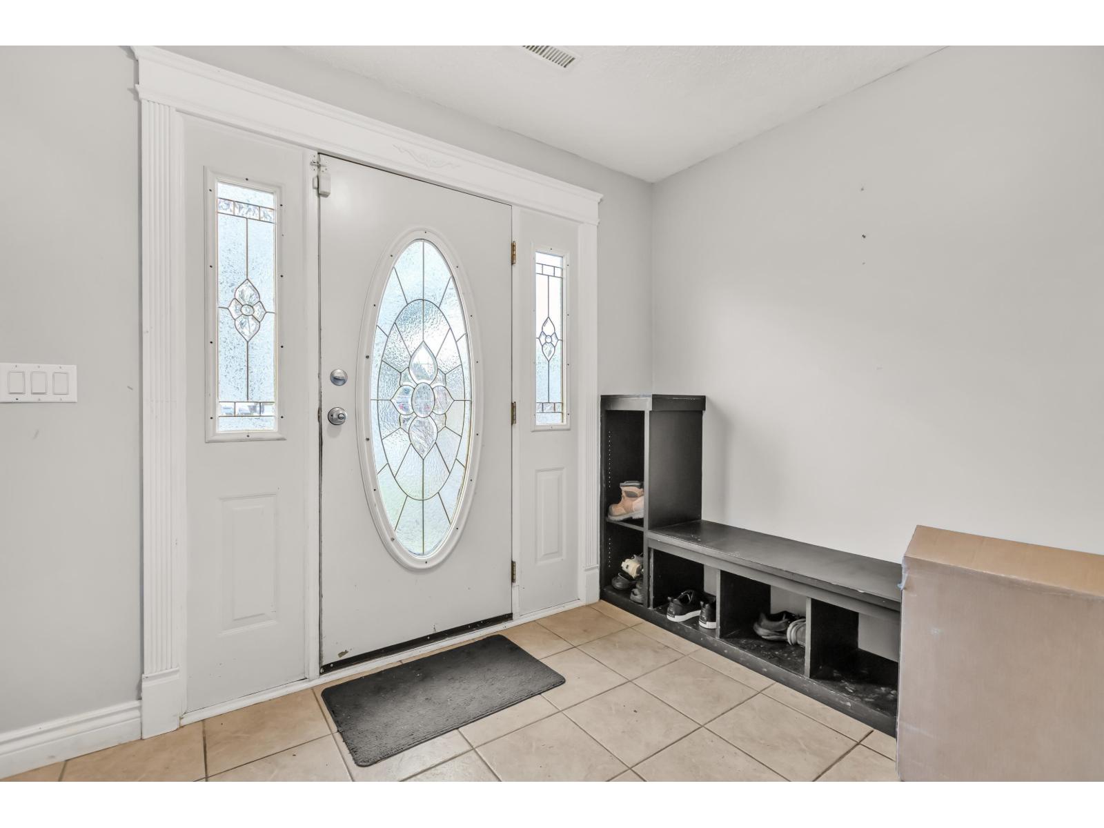 46521 Elliott Avenue: photo 3