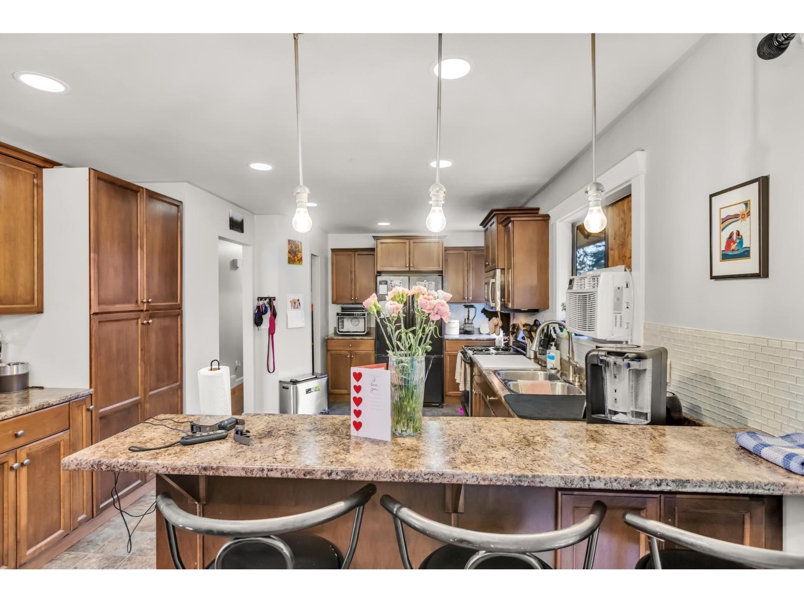 46521 Elliott Avenue: photo 7