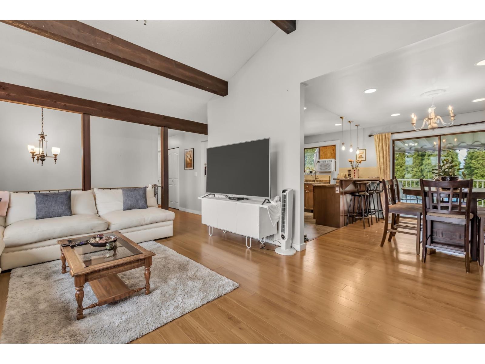 46521 Elliott Avenue: photo 6