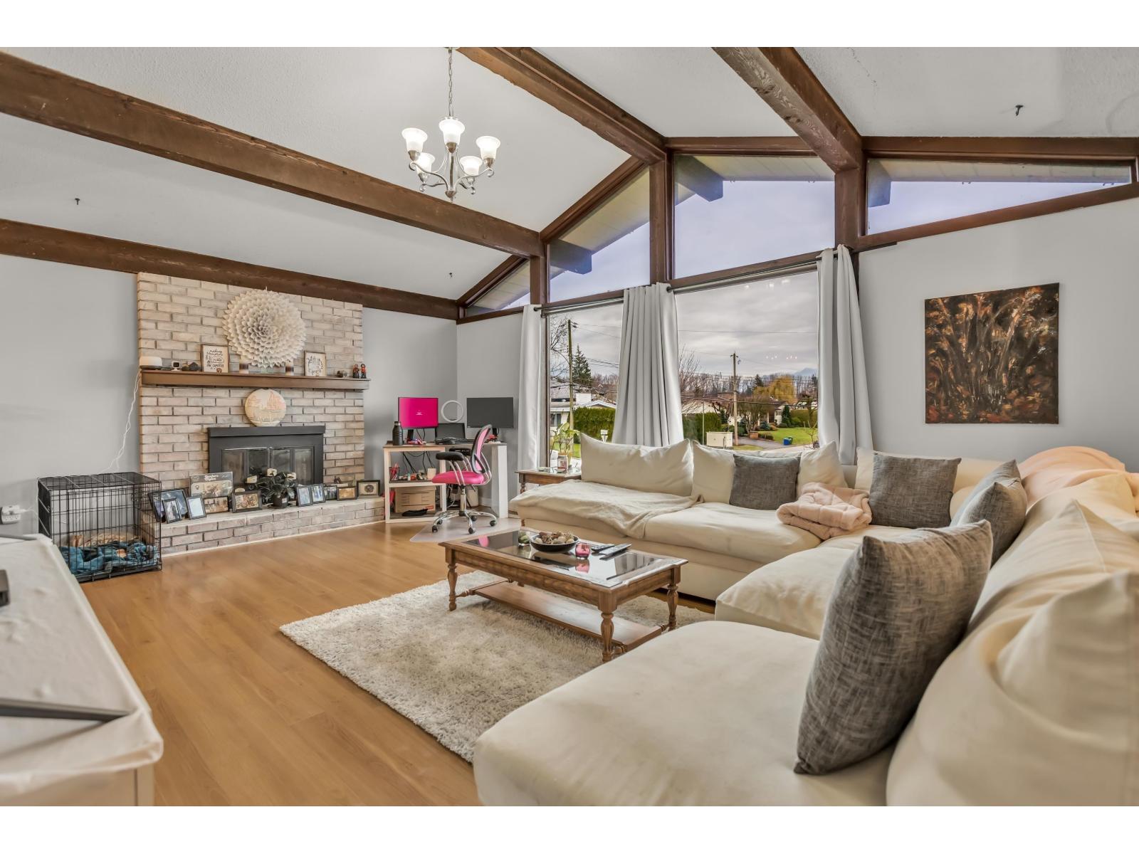 46521 Elliott Avenue: photo 4